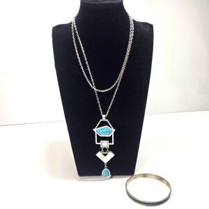 Southwest Style Dyed Howlite Pendant Necklace Turquoise and Silver Bracelet Set